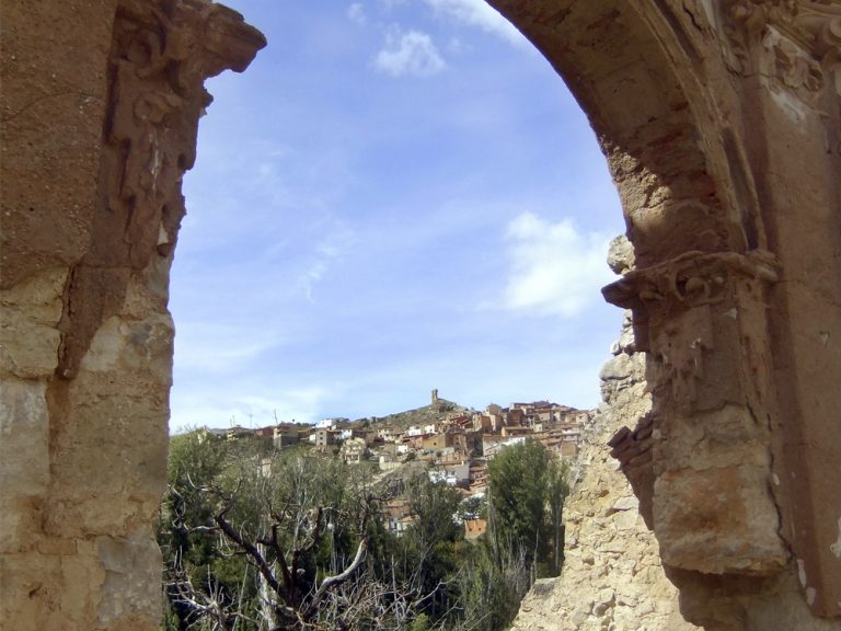 Vista de Castielfabib desde la entrada al convento de San Guillermo. s. XVI