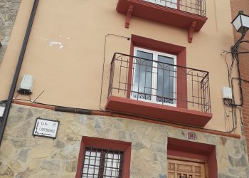 > VENTA o ALQUILER. Ademuz. c/Empedrado, 74.