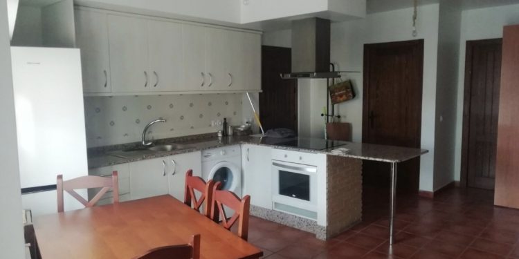 > ALQUILER. Castielfabib. Plaza la Villa- OCUPADA