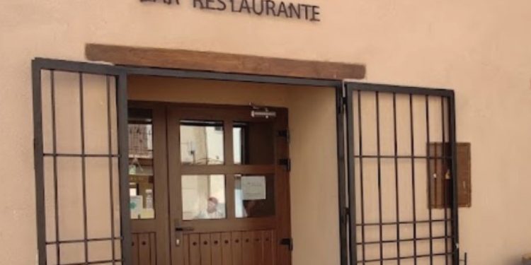 Oferta de empleo: Camarero/a y Personal de Limpieza en cocina. Restaurante el Desván (Casas Bajas)