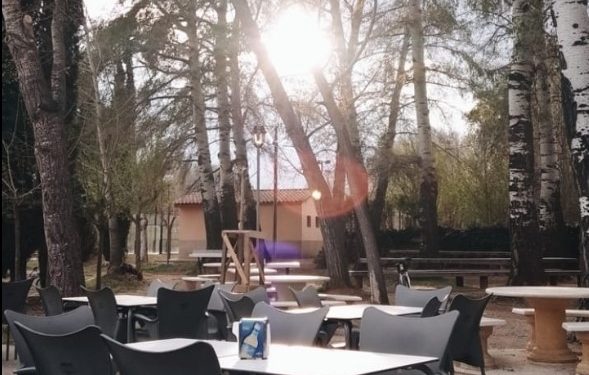 Oferta de empleo: Camareros/as y ayudantes de cocina, Chiringuito de Torrebaja