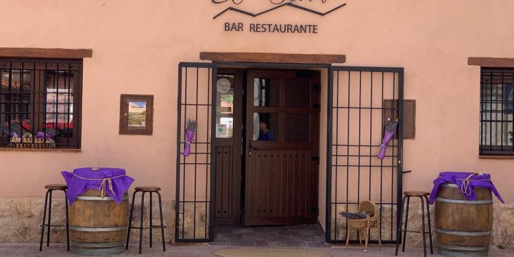Concesión del servicio de bar-restaurante sito en la antigua casa del médico, en Casas Bajas.